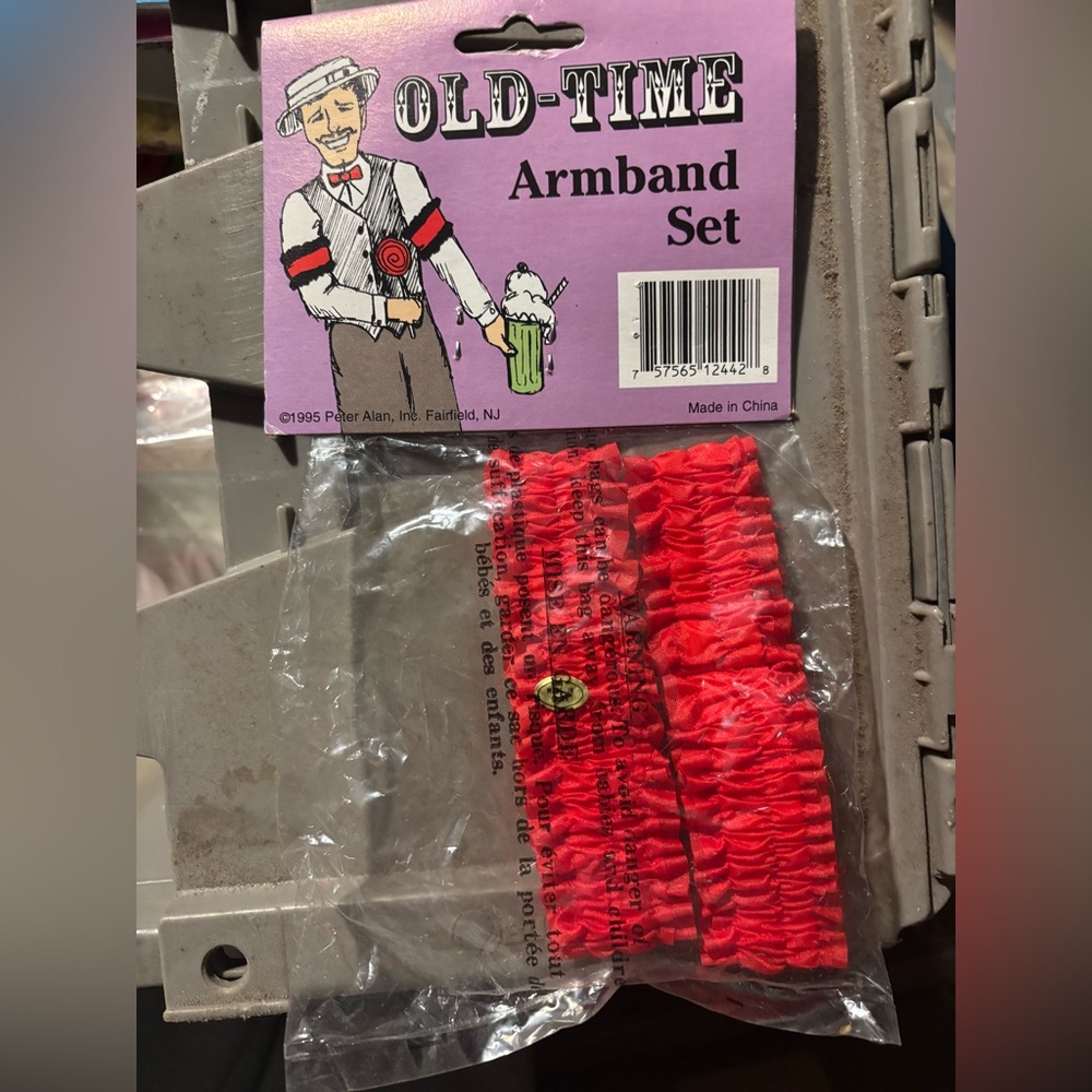 Red Armband Set